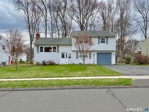 Building Photo - 47 Fuller Dr
