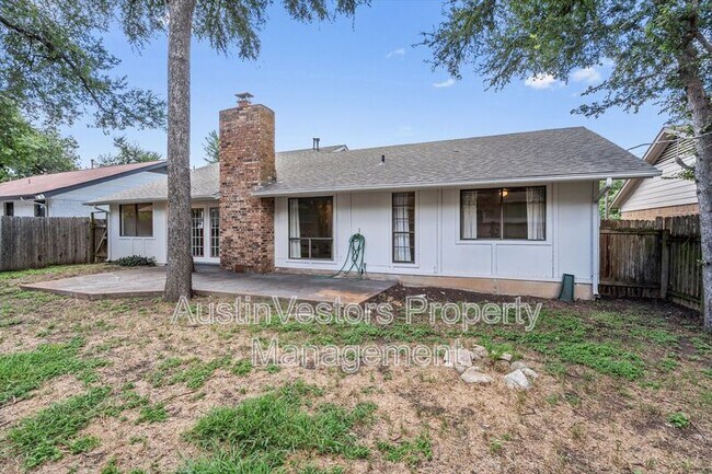 Building Photo - 10057 Woodland Village Dr