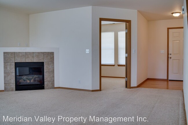 Building Photo - 4 br, 2.5 bath House - 7017 179th St Ct E