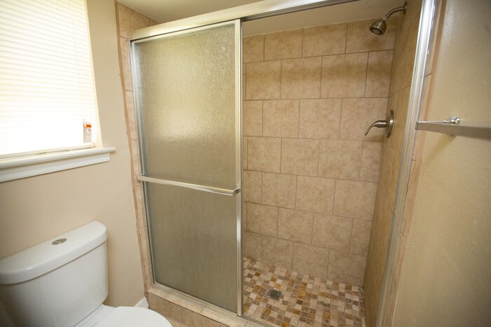 Building Photo - 5602 Briarwick Ln