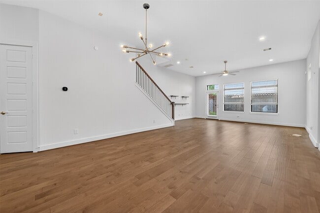 Building Photo - 4402 Schuler St