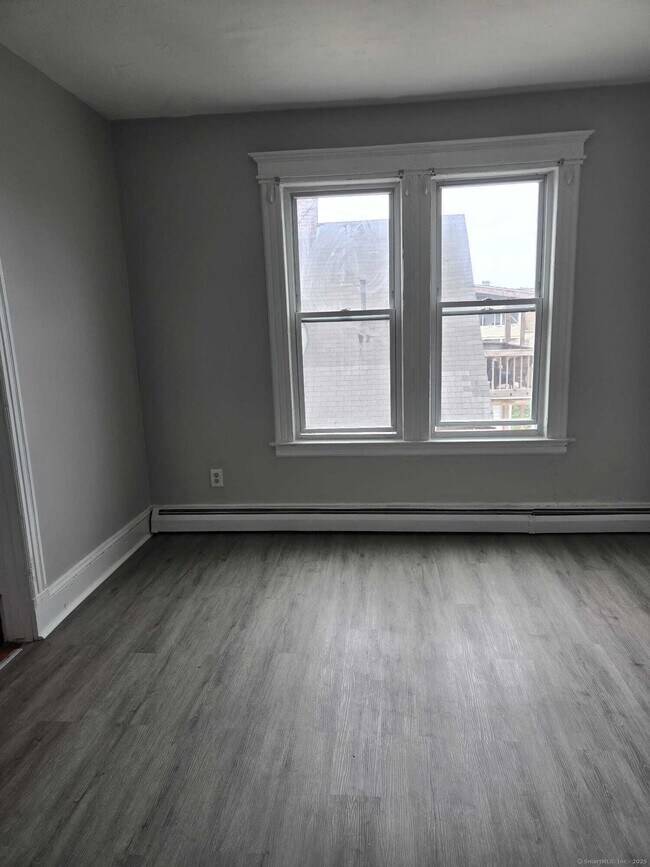 Building Photo - 66 Standish St