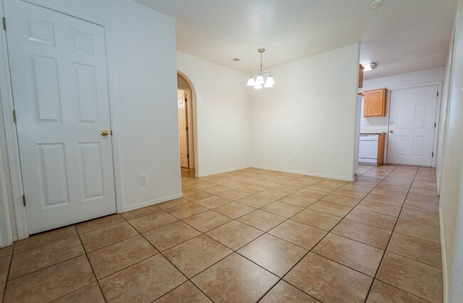 Building Photo - 1083 Desert Oak Pl