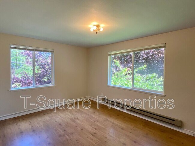 Building Photo - 4883 Terrace Dr NE