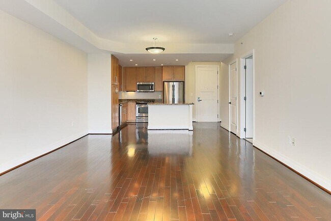 Building Photo - 8220 Crestwood Heights Dr