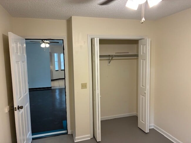 Building Photo - 511 S Arizona St