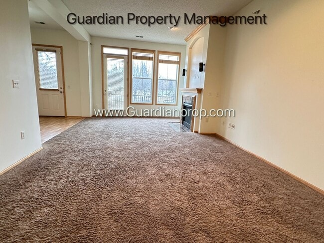 Building Photo - St Louis Park Town Home, Updated Kitchen, 2 Car Heated Garage, Walk Out Patio, Fireplace, W/D.