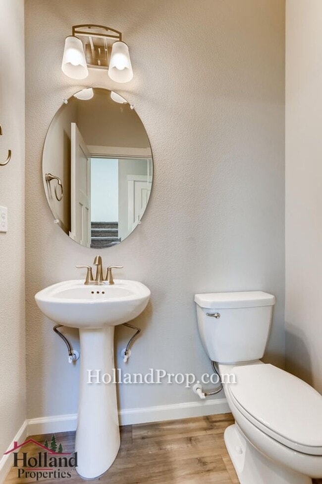 Building Photo - Modern Luxury Living Near Intel, Parks & Everything You Need!