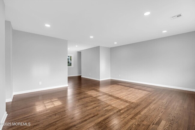 Building Photo - 1230 Dove St