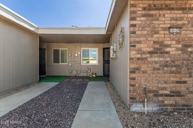 Building Photo - 10129 W Campana Dr