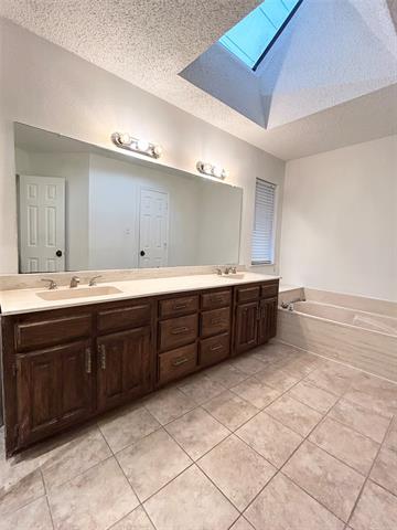 Building Photo - 1537 High Crest Ct