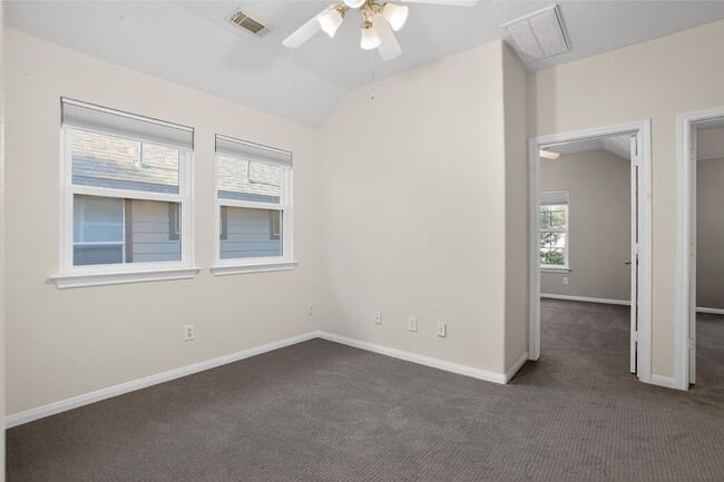 Building Photo - 126 Silver Penny Dr