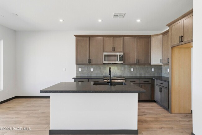 Building Photo - 5170 N Jeffers Ave