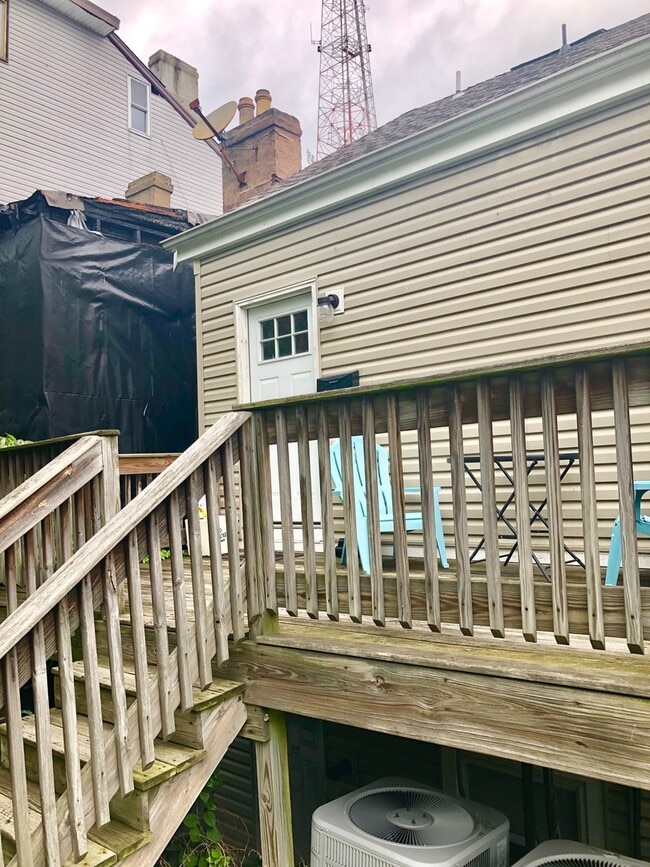 Building Photo - 32 Wyoming St