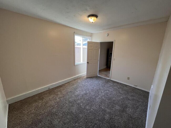 Building Photo - 475 Buckboard Ct SE