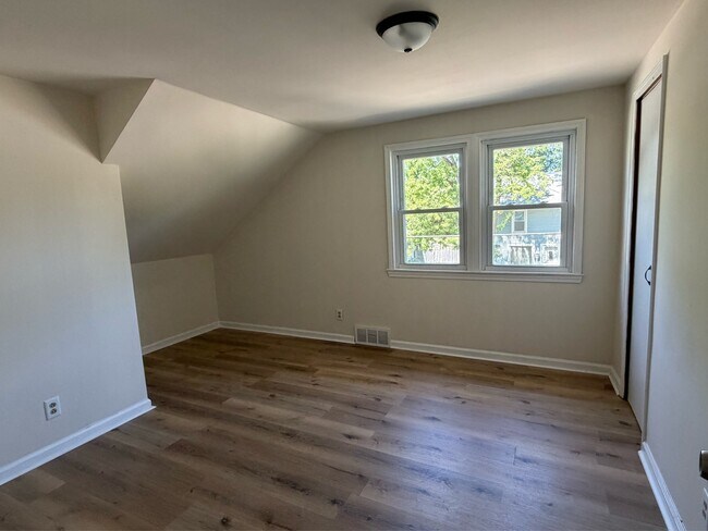 Building Photo - 1128 Maginn Ct