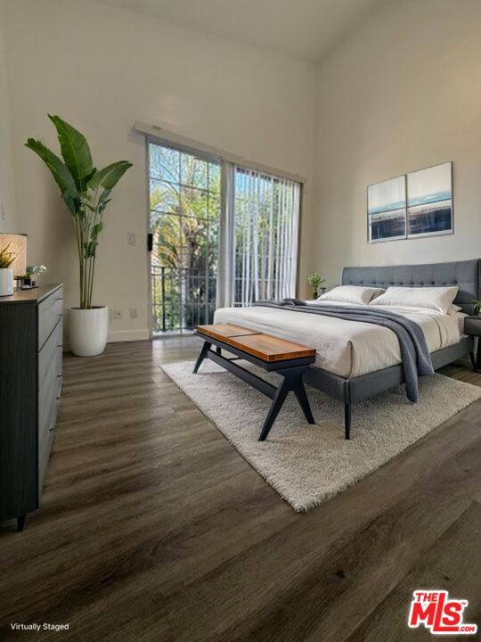 Building Photo - 621 N Bronson Ave