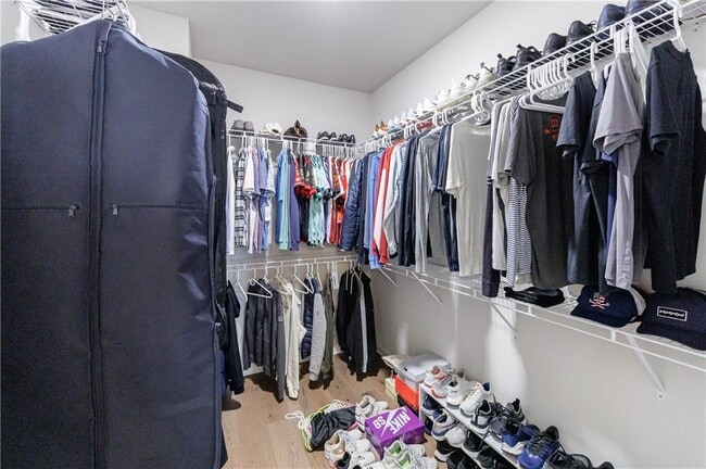 Building Photo - 4337 Parkside Pl