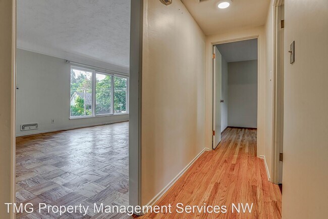 Building Photo - 2 br, 1 bath House - 7635 SW Capitol Hill ...