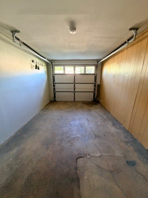 Building Photo - 2404 Mccawber Dr