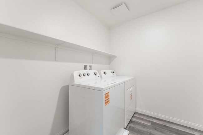 Building Photo - Brand-new 4-bedroom home located in the de...