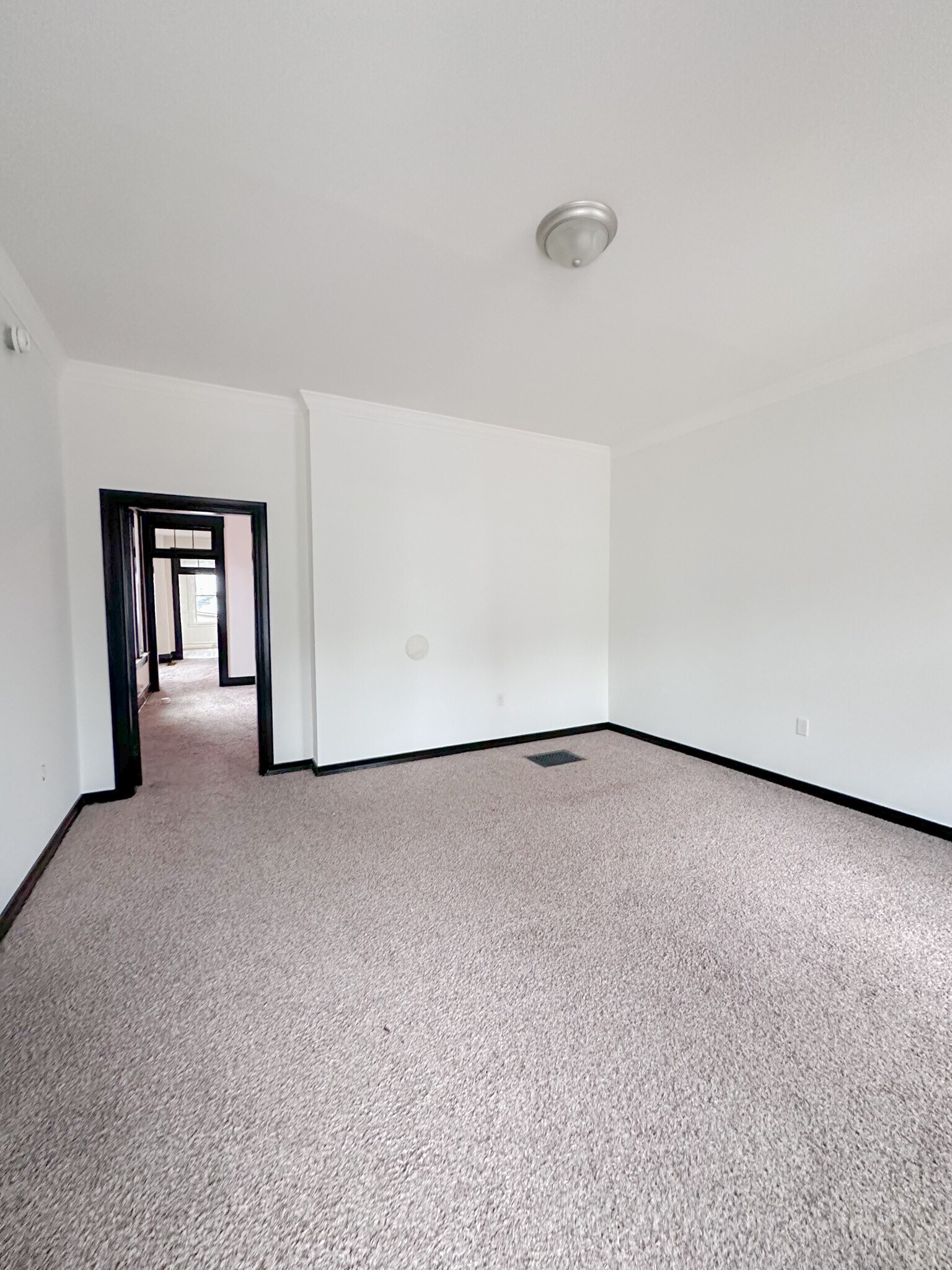 Building Photo - 934 Washington Ave