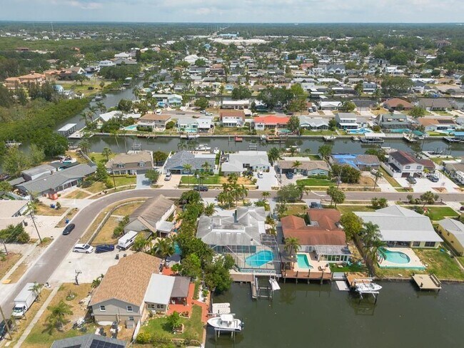 Building Photo - 4643 Bay Crest Dr