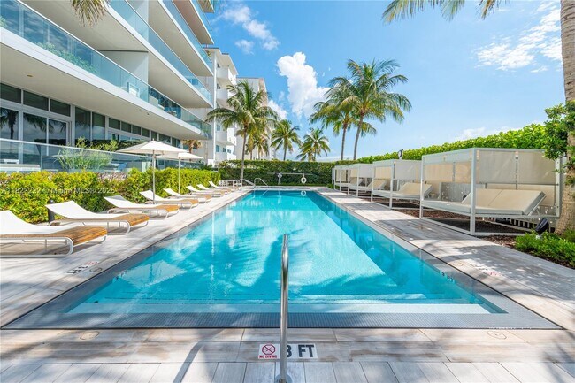 Building Photo - 321 Ocean Dr