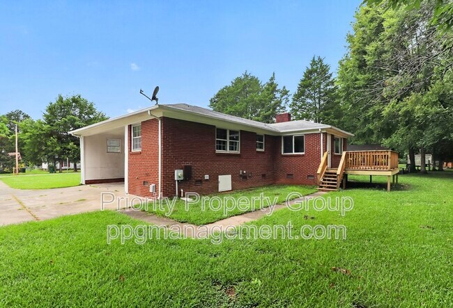 Building Photo - 3916 Piney Grove Rd