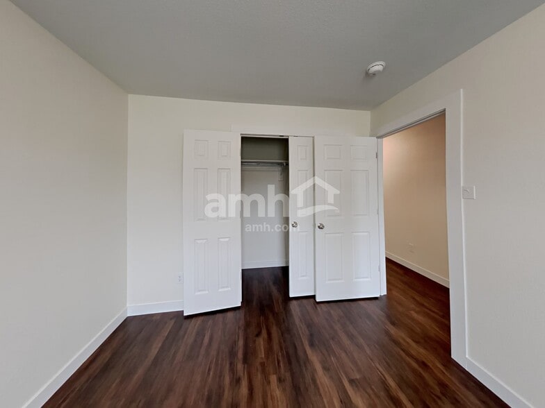 Building Photo - 120 Jennings Dr
