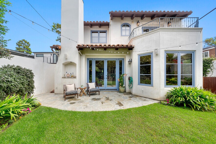 Building Photo - 1901 John St