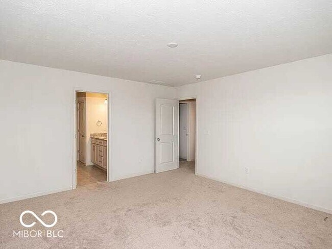 Building Photo - 5403 Veranda Dr