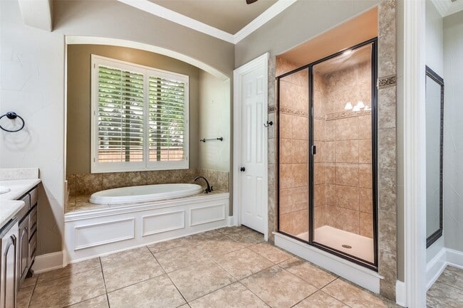 Building Photo - 901 Sandy Trail