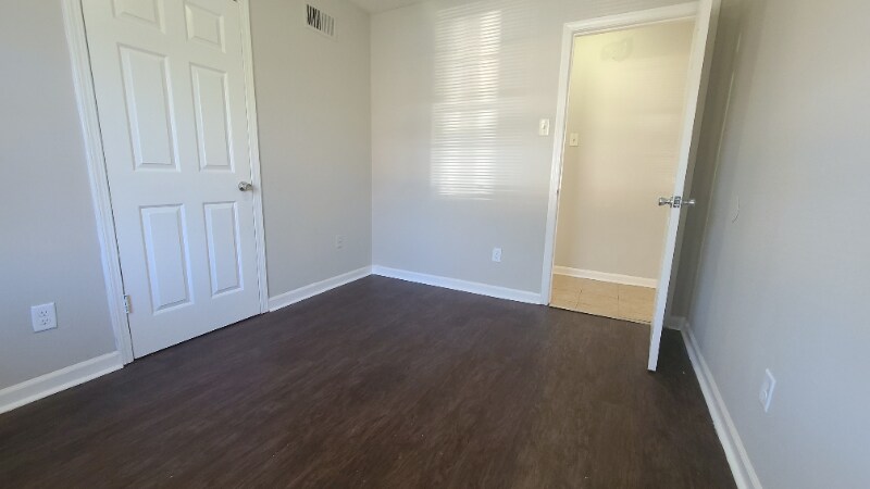 Building Photo - 3881 Windy Ave