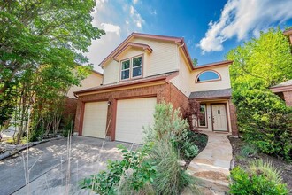Building Photo - 6616 Mesa Hollow Dr