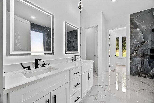 Building Photo - 127 Deer Cyn Dr