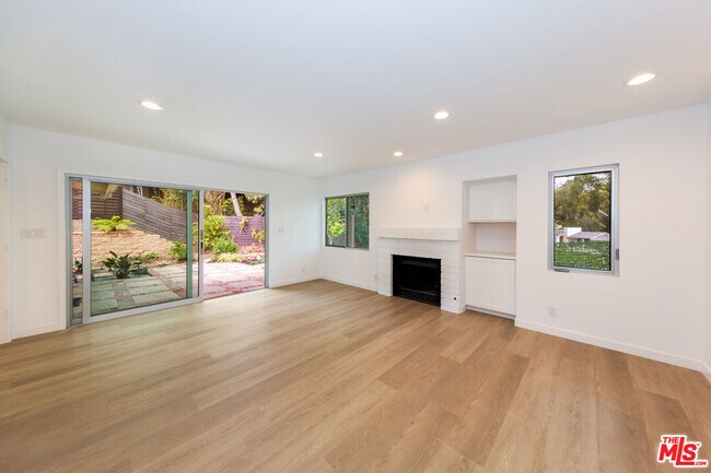 Building Photo - 13307 Westcove Dr