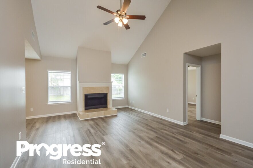 Building Photo - 433 Summer Hill Cir