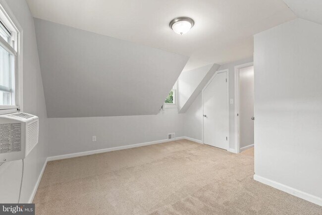 Building Photo - 9609 48th Ave