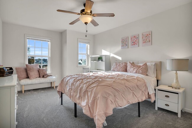 Building Photo - Luxury 4/BR townhome in Carlisle