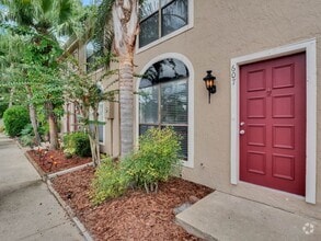 Building Photo - Newly Renovated 2/2.5 Townhome in Winter S...