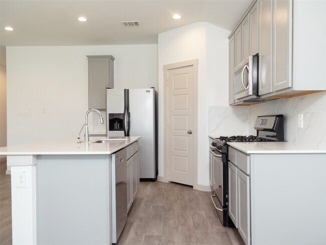 Building Photo - 711 Boer Plns Dr