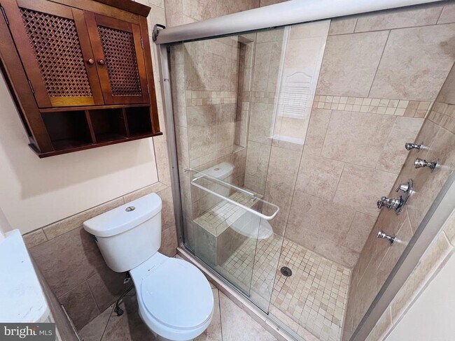 Building Photo - 305 Gundry Dr