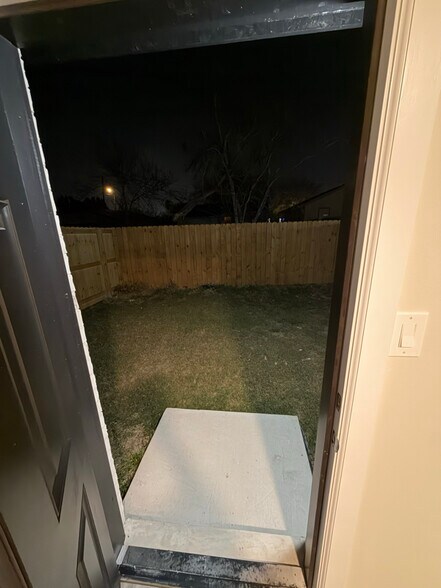 Building Photo - 5608 Vidos Dr