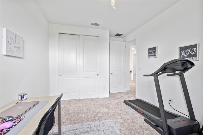 Building Photo - 12195 Stirrup Dr