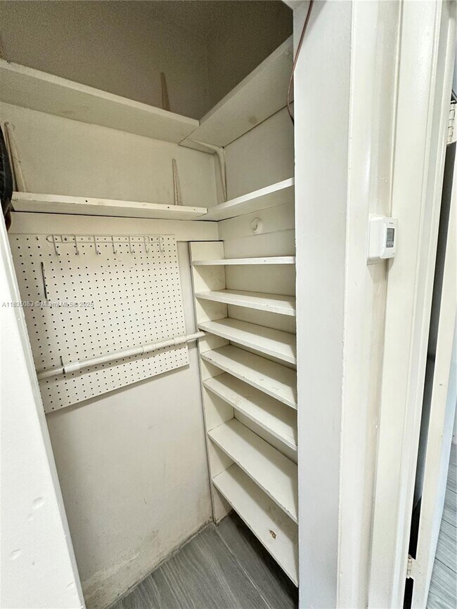 Building Photo - 1821 N 17th Ct