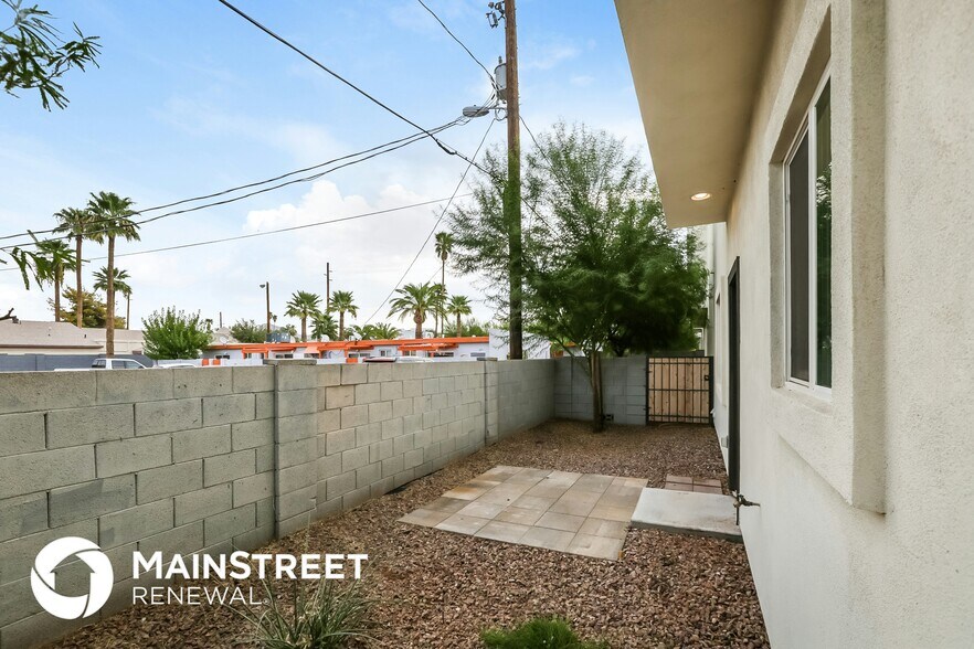 Building Photo - 2000 N 36th St