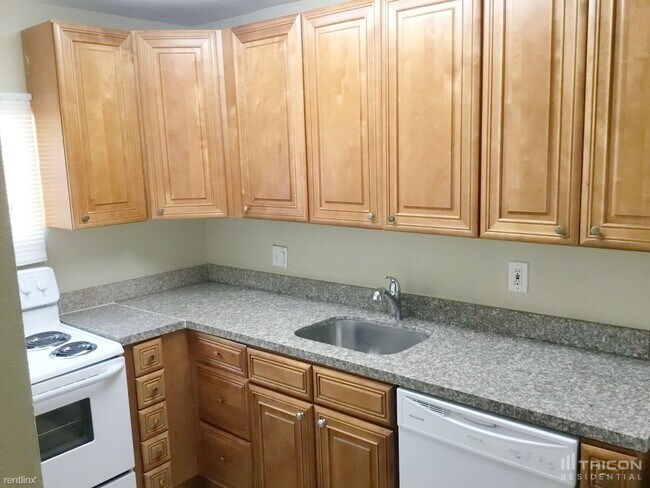 Building Photo - 215 NW 46th Ct