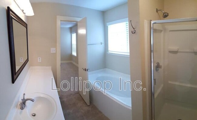 Building Photo - 26897 Hailey's Manor