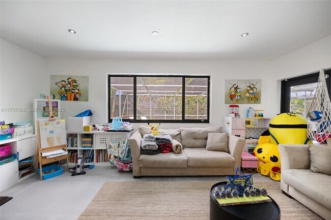 Building Photo - 20375 NE 22nd Pl